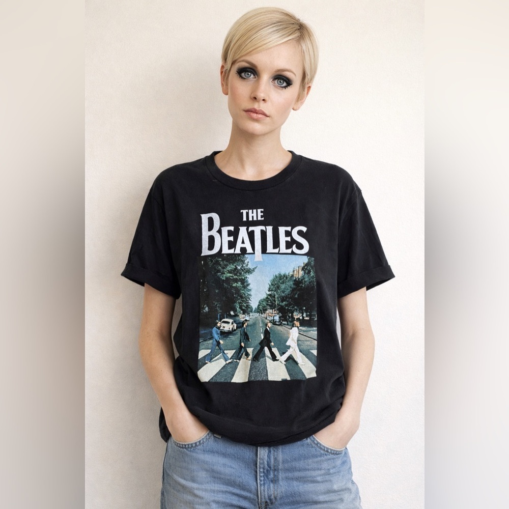 The Beatles 100% Cotton Graphic Gee, size large.